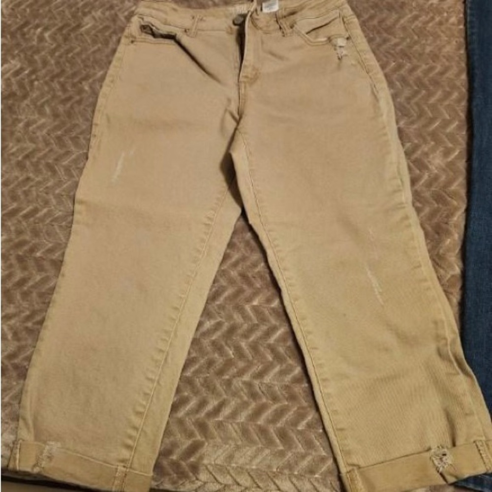 Time and Tru Mid-Rise ankle jeans
